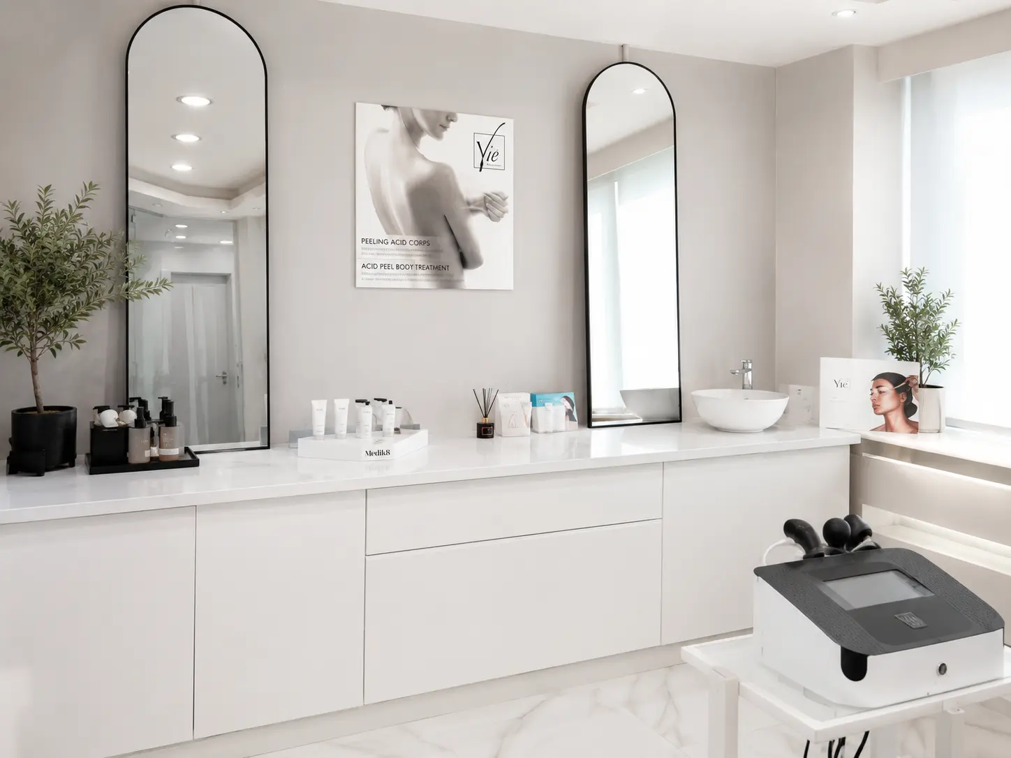 Εξοπλισμός και treatment room του Euphoria Medical Aesthetic Clinic